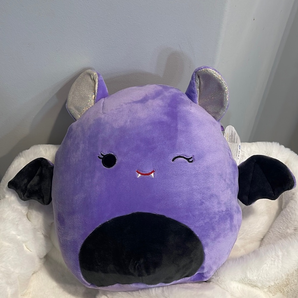 Squishmallows Joldy the bat 10”